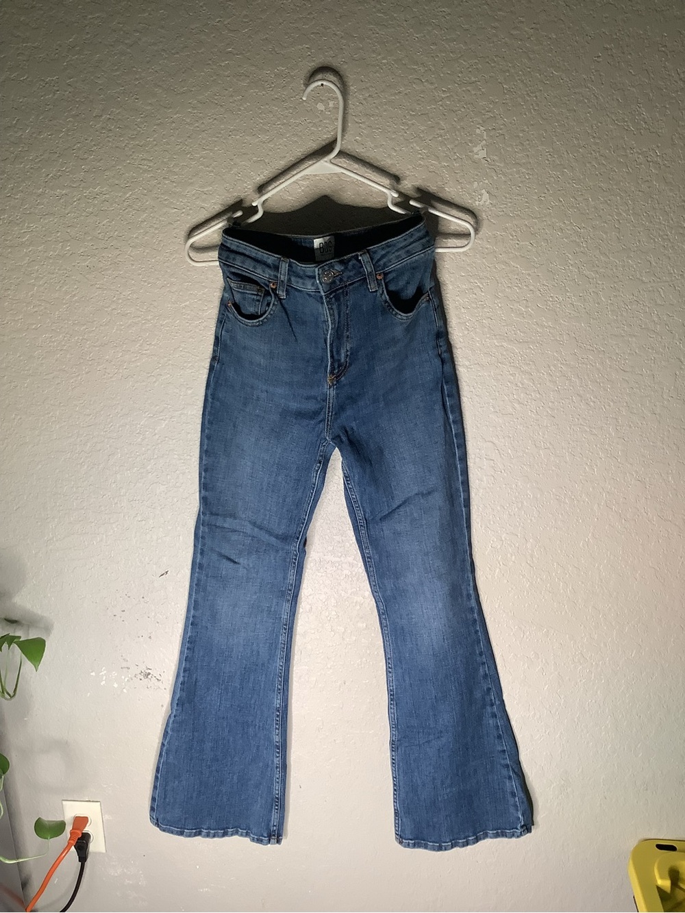 BDG High-Rise Flare Jeans in Medium Blue Wash